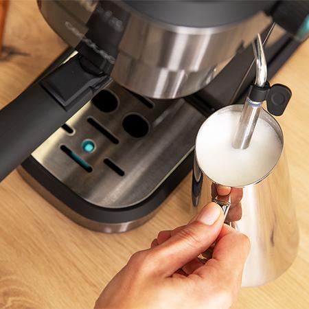 Máquina de café expresso Cecotec Cafelizzia 890 cinzento - 1350 W - 20 bar - Bocal de vapor ajustável - Reservatório de água amovível de 1,2 L - Bocal duplo para café - Sistema de poupança de energia - Aço inoxidável